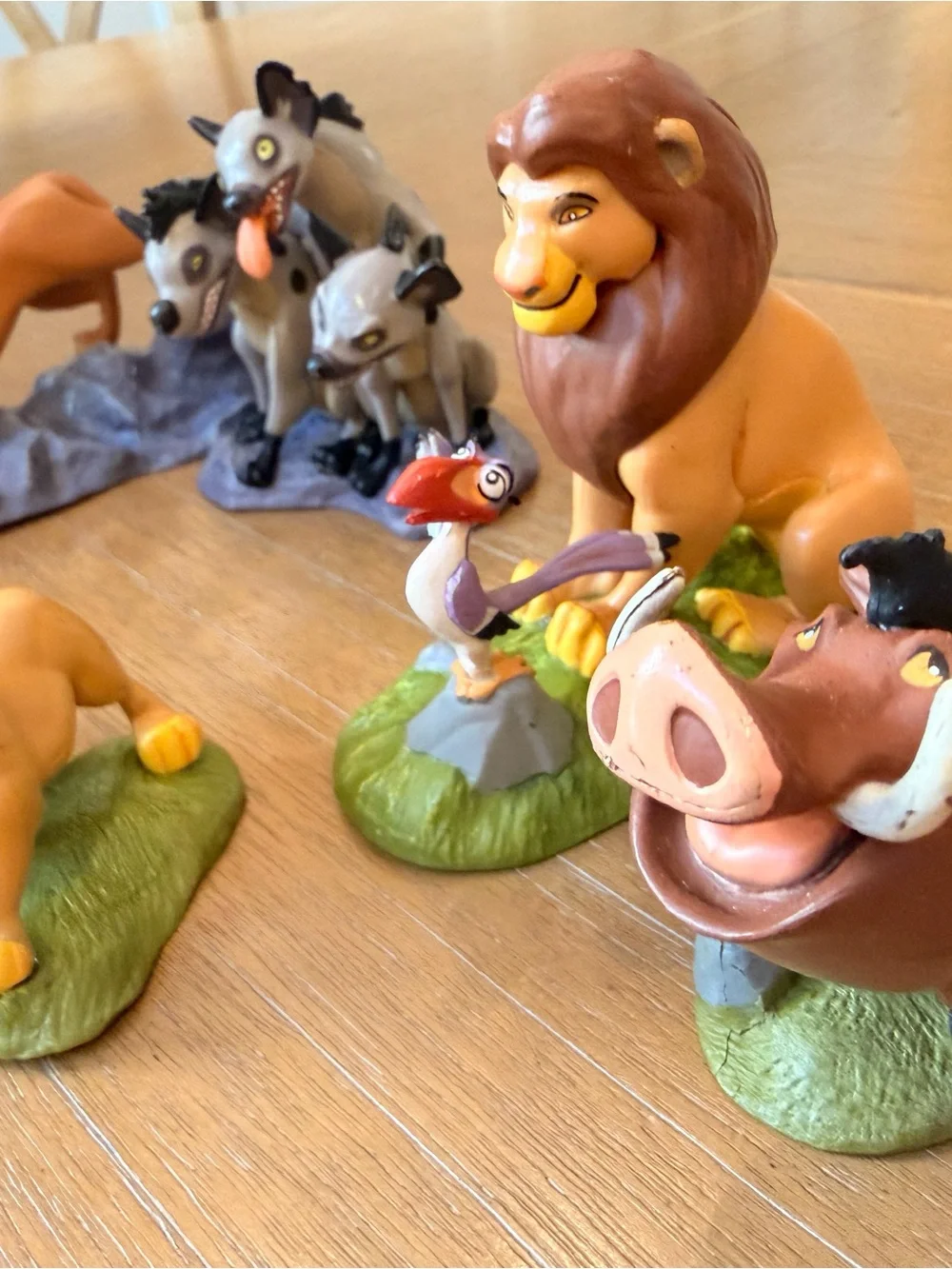 DISNEY THE LION KING DELUXE SET OF 7 DELUXE FIGURINE SET AUTHENTIC DISNEY